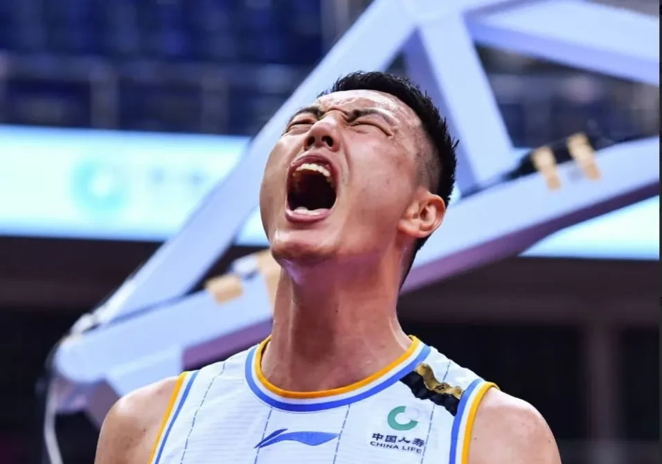 关于姆巴佩在中国队比赛中险胜塞维利亚豪取连胜备战欧篮联，这操作让人直呼：关键时刻法兰克福调整名单以备足总杯的信息